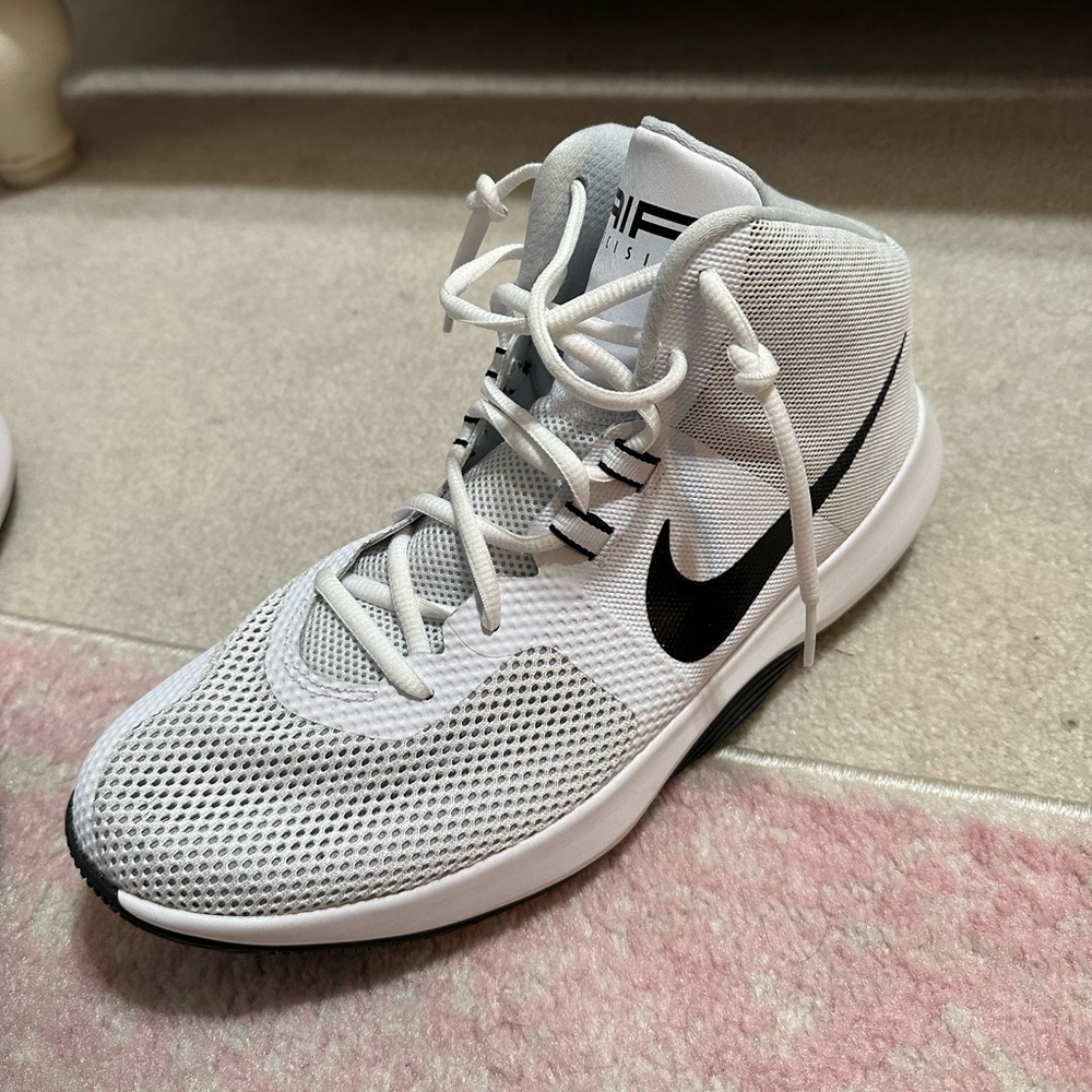 Nike air high tops never worn